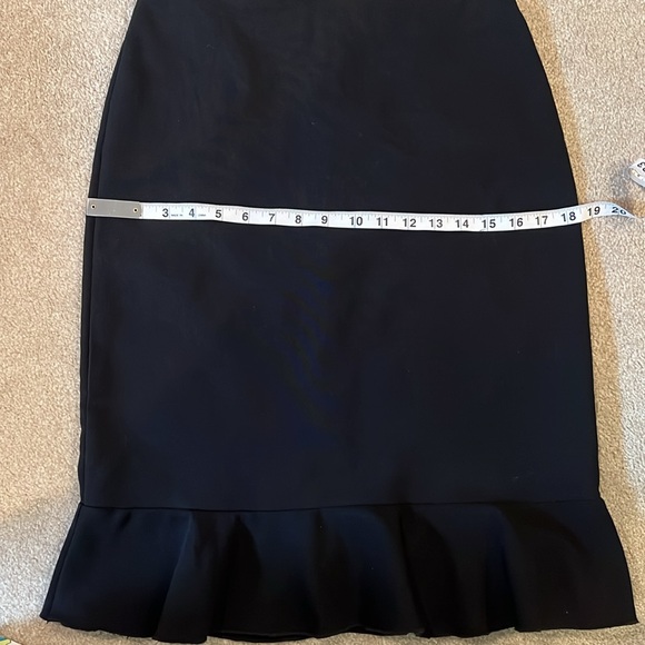 Black MIDI Skirt with conservative bottom ruffle - Picture 6 of 6